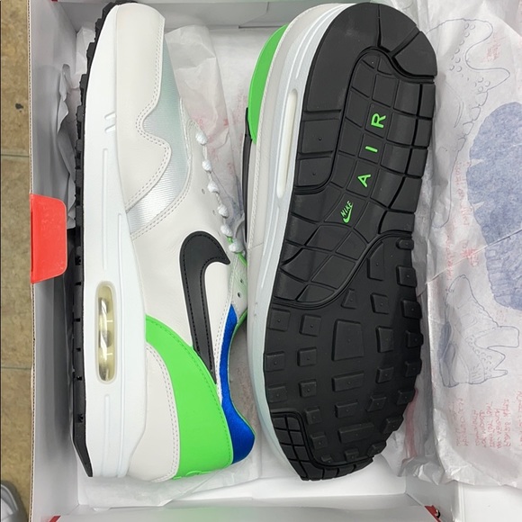 MEN NIKE SHOES!